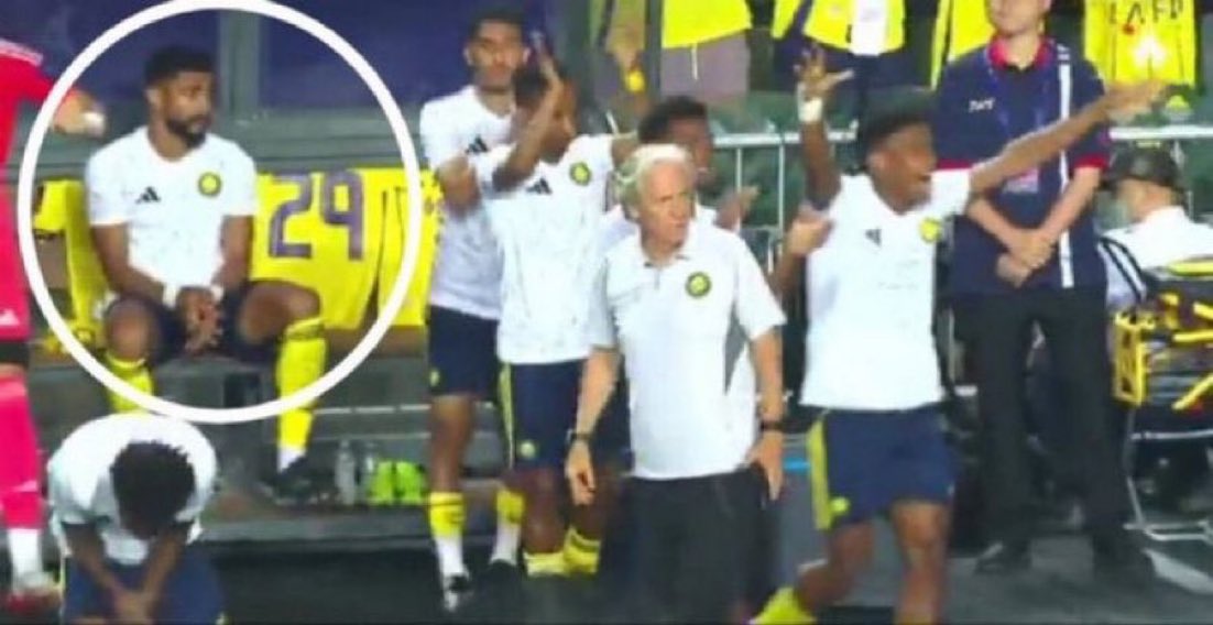 حبر أصفر tweet media