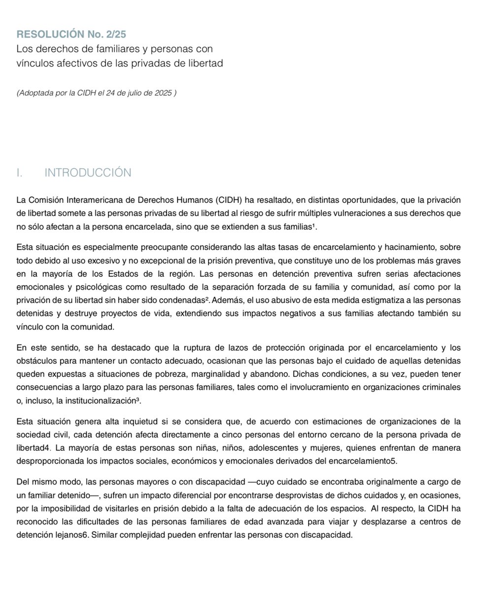 La <a href="/CIDH/">CIDH - IACHR</a> publicó el primer documento interamericano que reconoce que la prisión no solo afecta a las personas privadas de su libertad, sino también a sus familias y vínculos afectivos.
La ruptura de estos lazos expone a hijas, hijos y dependientes a pobreza, marginalidad,