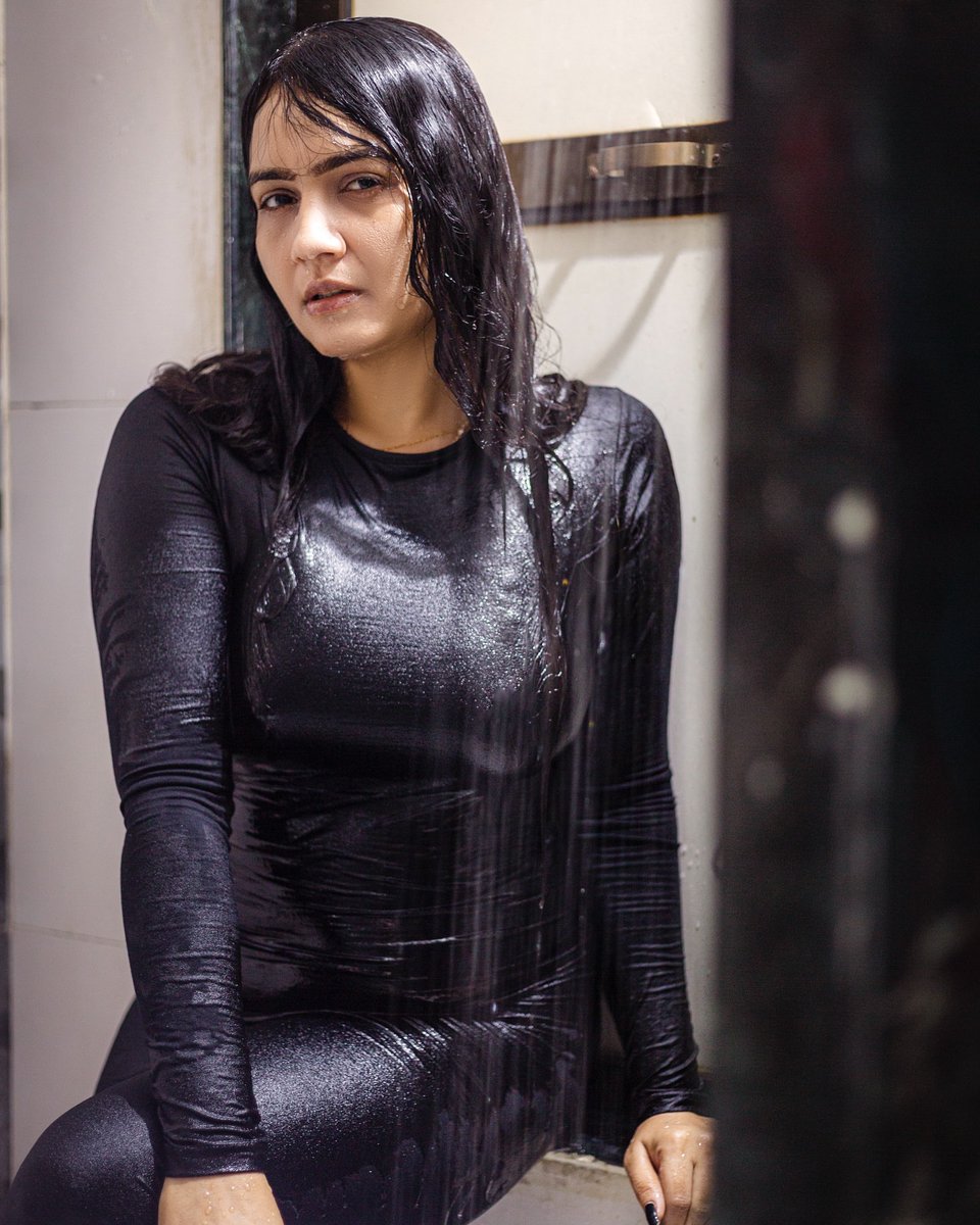 Evening shiny dears 😘😘

#preethamanokar #preethakutty #modelpreetha #naughtypreethacommunity