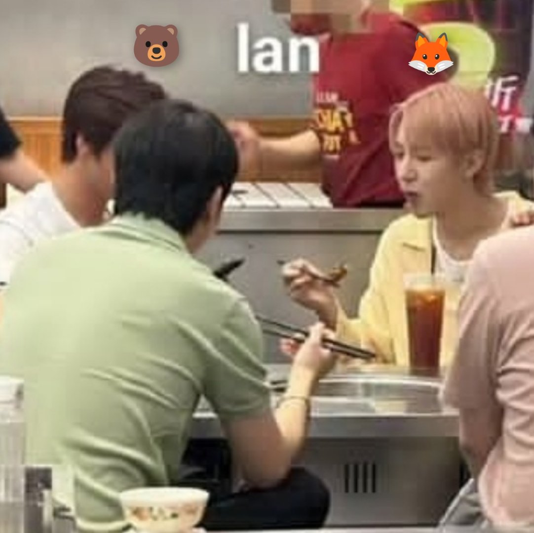 OP's friend's mom met renjun and haechan eating hotpot today

©m.weibo.cn/status/5201474…