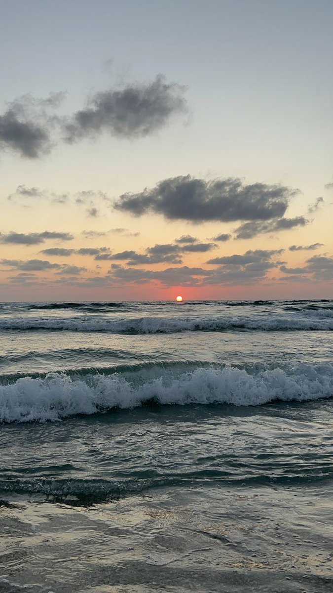 2025 (@2025pics) on Twitter photo 