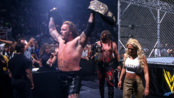 wrestle_hist's tweet photo. 8/19/2001  

The Brothers of Destruction defeated Diamond Dallas Page &amp; Chris Kanyon in a Steel Cage Titles for Titles Match at SummerSlam from the Compaq Center in San Jose, California. 

#WWF #WWE #SummerSlam #TheBrothersOfDestruction #Undertaker #Kane #DiamondDallasPage https://t.co/dvTmArjdDz