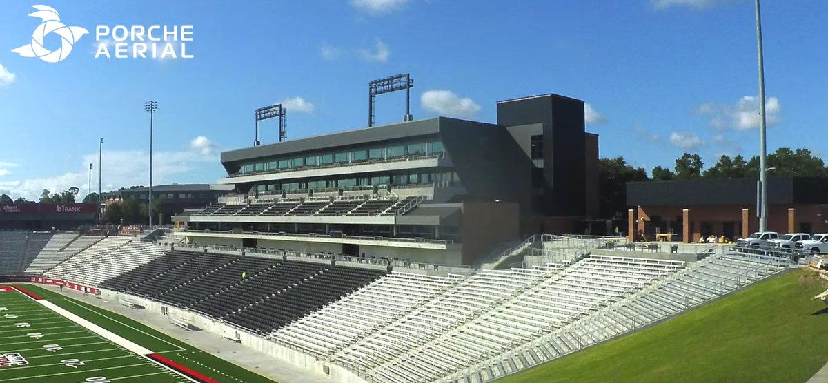 CajunDreDog's tweet photo. Great before and after pics from the video.

#GeauxCajuns #WeAreLouisiana #RaginCajuns #CajunNation #GeauxUL #Funbelt #FunbeltFB https://t.co/4pY32WY36B