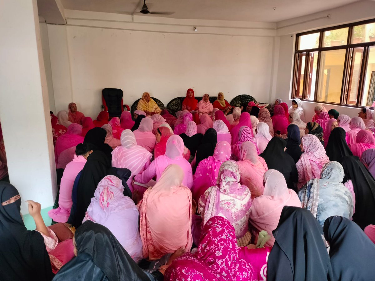 Ramban_children's tweet image. Today a meeting of Anganwadi Workers of Poshan Project Banihal was conducted regarding FRS, eKYC and Enrollment under PMMVY. Strict instructions were given to all workers for completion of all parameters at the earliest..
@PMMVY_MWCD #ECCE
@JkicdsMission @CdpoBanihal