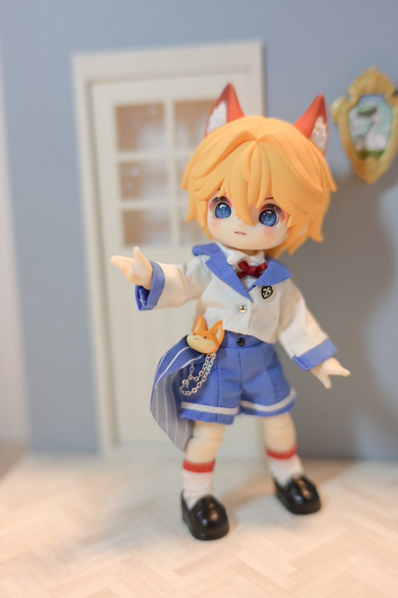 drops0401's tweet photo. デフォ服がすごーーーく可愛い！！！
そして磁石取れてたお耳を修復完了。

#ナギドール #次元界TOY #ブラインドドール https://t.co/ORTGNxsrHg