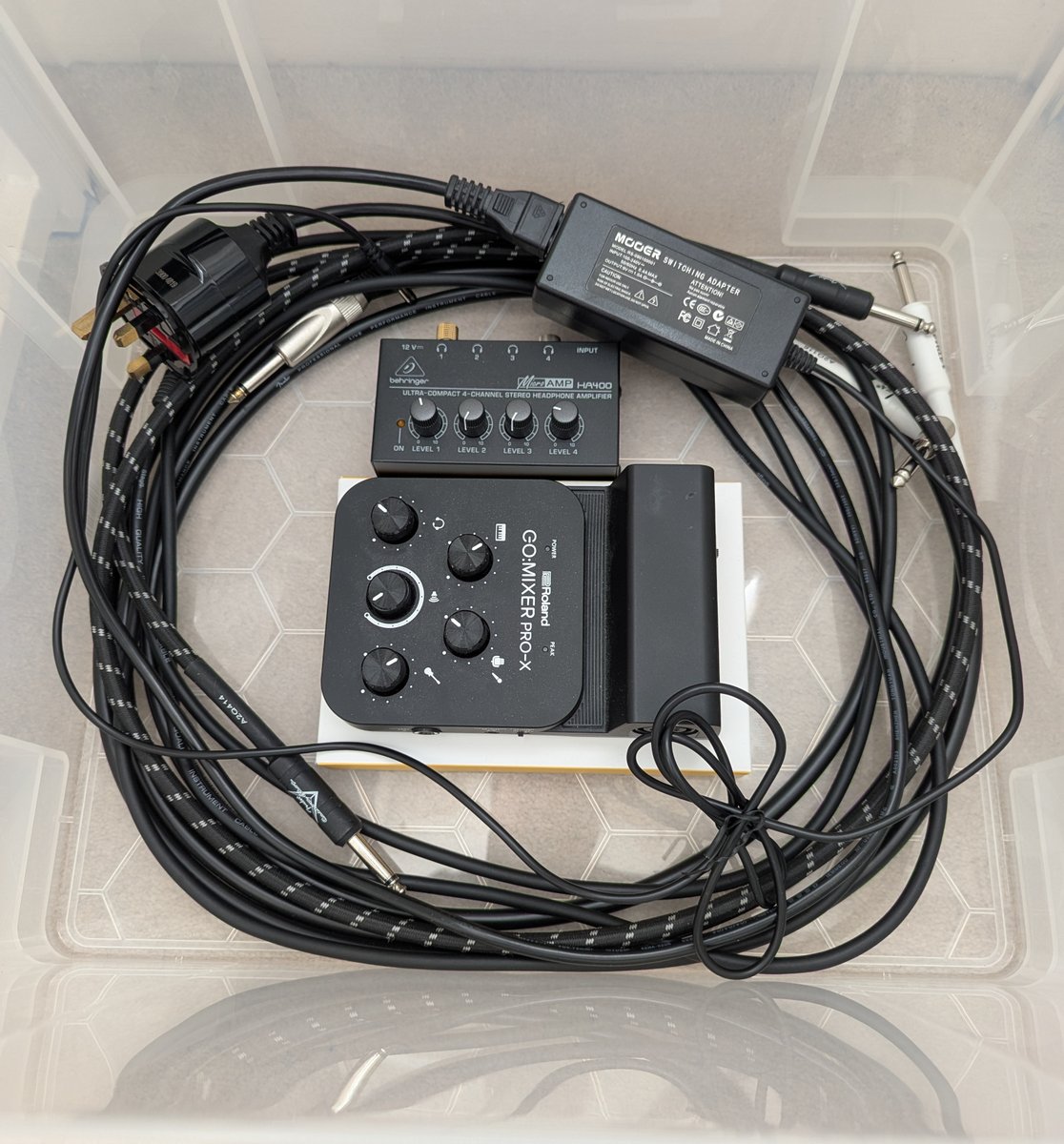 Do love me a box of cables