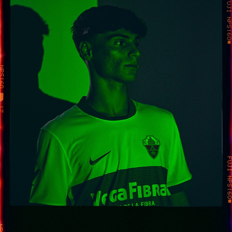 elchecf's tweet photo. 𝐑𝐨𝐝𝐫𝐢 𝐌𝐞𝐧𝐝𝐨𝐳𝐚 renueva con el Elche CF hasta 2028

El futbolista murciano continuará defendiendo la franjiverde en @LaLiga

¡Vamos a por más, Rodri! 😎💚