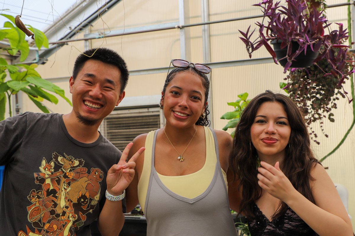 These Jayhawks kicked off the semester right at the Biology Welcome Event!  They made friends, met professors, and got a sneak peek into their majors! #KUbiologywelcomeevent2025 #Kubiologywelcome #RockChalk #Hawkweek2025