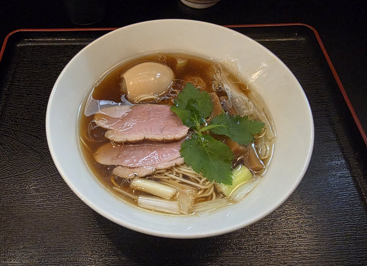 2時間に渡る昆布茶さんとのAMAを終えて、新宿の「麺堂にしき」行ってきた🍜

鴨だしの醤油ラーメンでかなり美味しかった。
歌舞伎町から西武新宿線方面のラーメンの中ならダントツ一番ちゃう？

これはリピート確定や。
