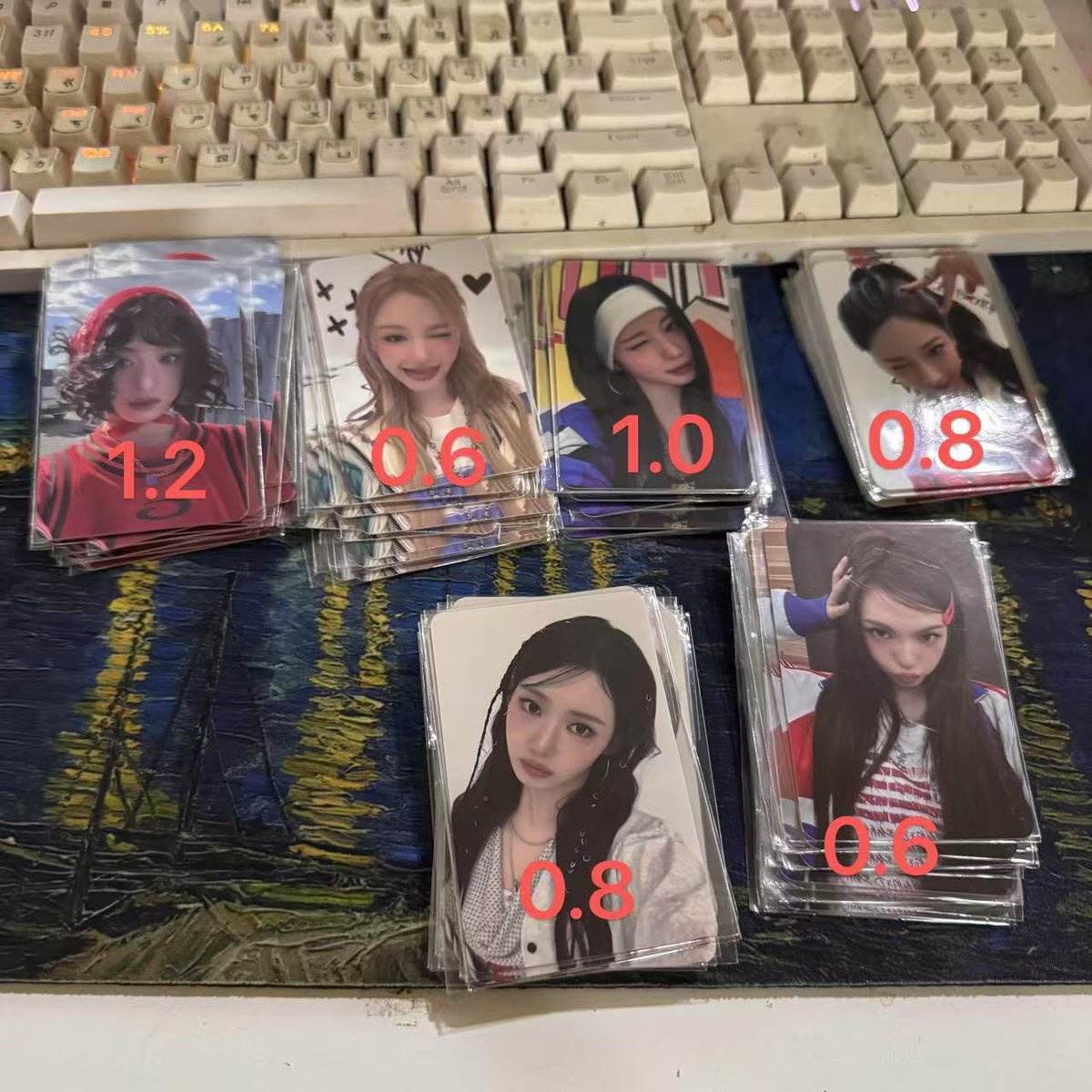 BABYMONSTER 베몬
 베이비몬스터 포카 양도합니다 wts sell

DM주세요

BABYMONSTER 베몬 인기가요 공방 포카 공방포카 루카 파리타 아사 아현 라미 로라 치키타 pharita rami ahyeon asa ruka chiquita rora poca Broadcast photocard sell Hot sauce