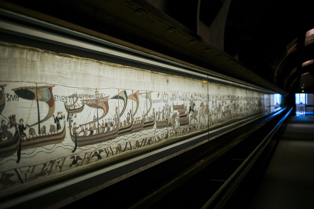 euronewsgr's tweet image. Η ταπισερί της Bayeux πάει στο Λονδίνο - Η απαιτητική μεταφορά κεντήματος 900 ετών #Bayeux #London 
gr.euronews.com/culture/2025/0…