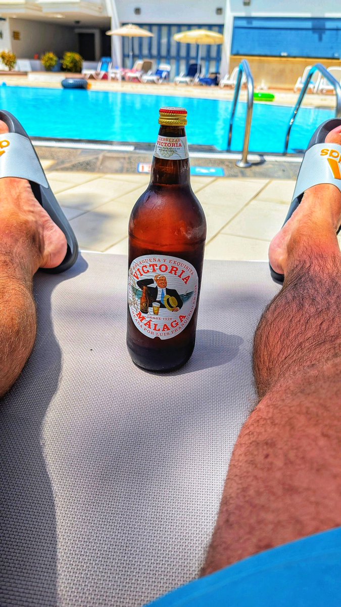 €2 Well Spent.

Living The Dream 🍺

1 litre of Victoria Málaga 

<a href="/PintsBeauty/">Pints Of Beauty</a>