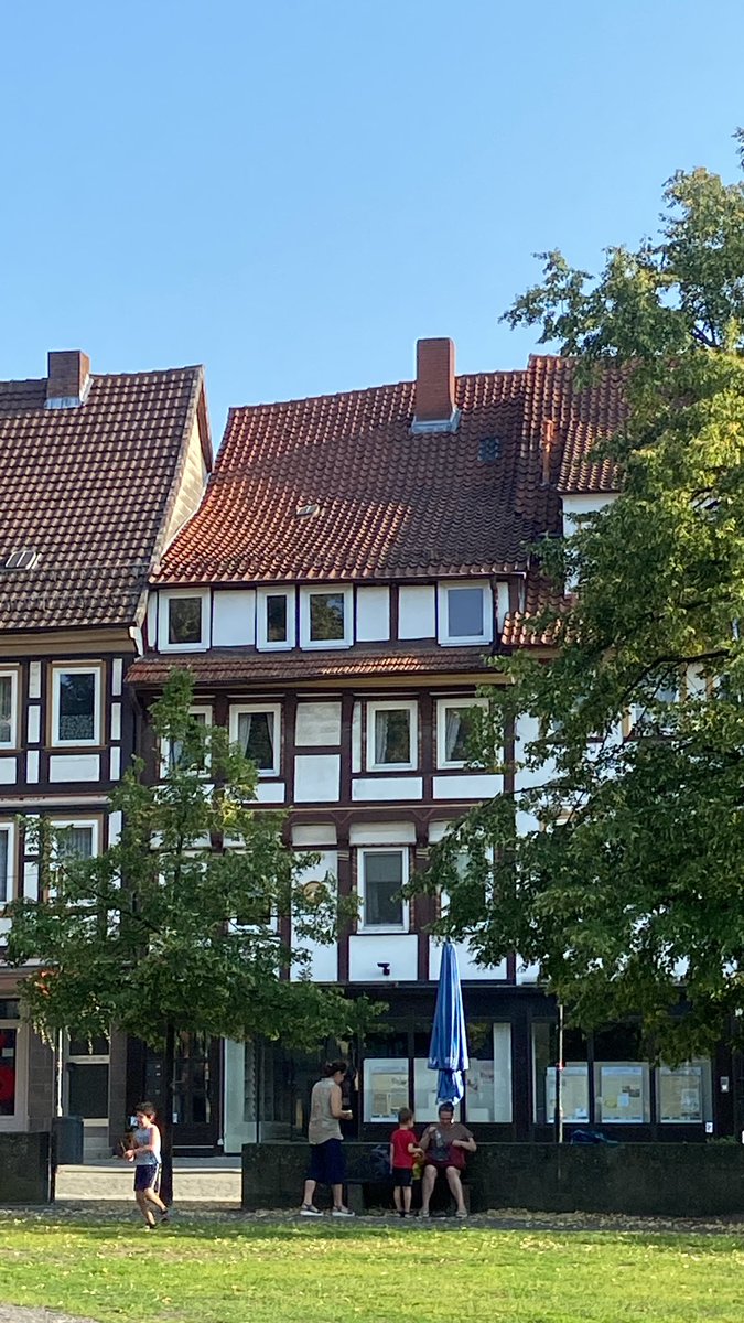 jackclay1985's tweet photo. @leonagraham Went to Germany to perform street theatre at a puppet festival https://t.co/PYKzaUtmSu