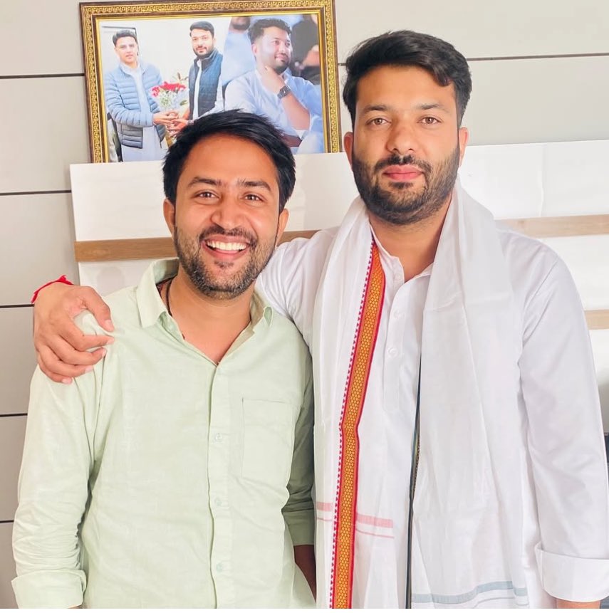 Suresh Singh Gurjar (@sureshsingh2004) on Twitter photo अपनो से सुखद मुलाक़ात ❤️
नसीराबाद की शान गरीब शोषित वंचित की आवाज विधायक प्रत्याशी भाई <a href="/ShivprakashGjr/">Shivprakash Gurjar 🇮🇳</a> जी से नसीराबाद कार्यालय पर बड़े भाई रविन्द्र पटेल ने मुलाक़ात की ॥
<a href="/RavindraPatel05/">Ravindra Patel</a>
#Nasirabaad अपनो से सुखद मुलाक़ात ❤️
नसीराबाद की शान गरीब शोषित वंचित की आवाज विधायक प्रत्याशी भाई <a href="/ShivprakashGjr/">Shivprakash Gurjar 🇮🇳</a> जी से नसीराबाद कार्यालय पर बड़े भाई रविन्द्र पटेल ने मुलाक़ात की ॥
<a href="/RavindraPatel05/">Ravindra Patel</a>
#Nasirabaad