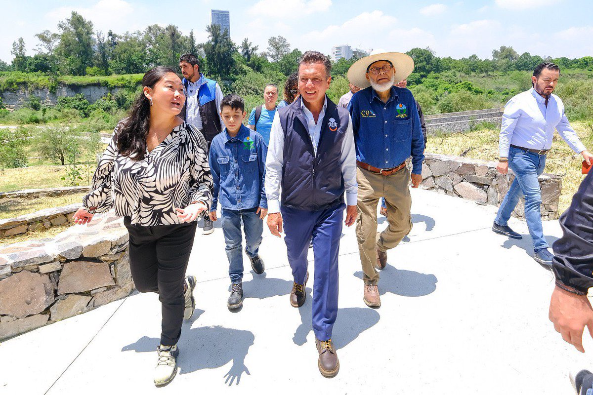 PabloLemusN's tweet photo. Con el respaldo de las y los jaliscienses caminamos hacia un mejor estado, donde juntas y juntos construimos con talento, trabajo y estrategias #AlEstiloJalisco ❤️. 

¡Que tengan un muy buen día! https://t.co/SdoAtwbctN