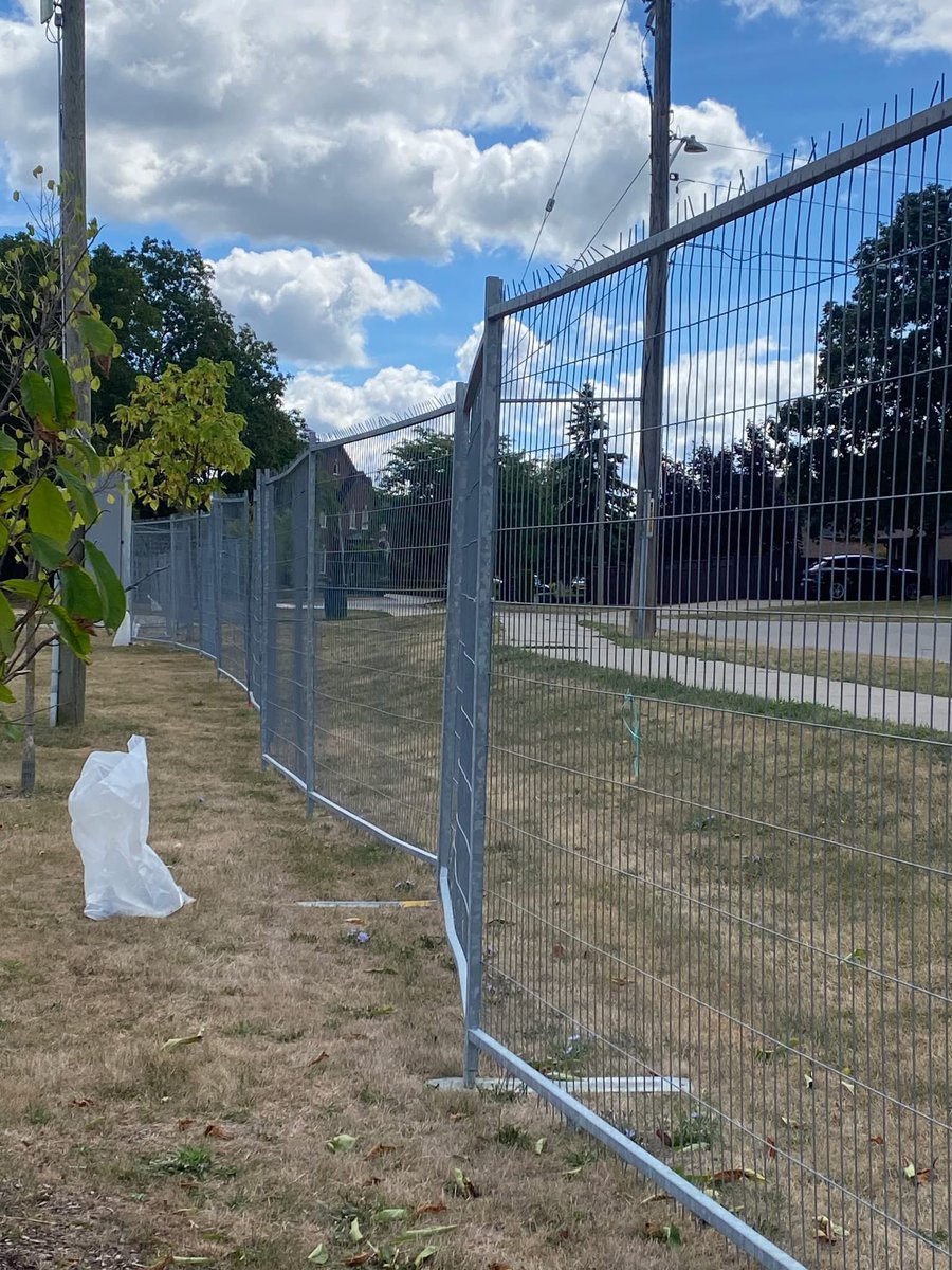 We have started putting in the safety measures in!   Fences are being put in and the same with the entrances.  Stay tuned!
Please leave your pets at home, only support and service animals will be allowed in.
#wpf2025 #peachy