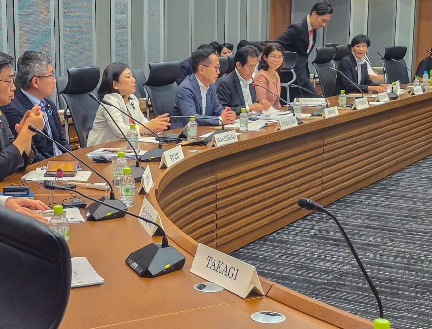 Ahead of #TICAD9 in Yokohama 🇯🇵, KEMRI’s Board Chair Dr. Abdullahi Ali &amp; DG Prof. Elijah Songok joined <a href="/MOH_Kenya/">Ministry of Health</a>'s PS Mary Muthoni, DG Dr. Patrick Amoth &amp; Bill Gates for pre-TICAD talks with Japanese MP Ichiro Aisawa among others on co-creating solutions for Africa’s development