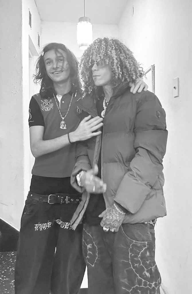 🚨 jhon lennon and valderrama 🚨 
📍 colombia, tour (1989) ✅