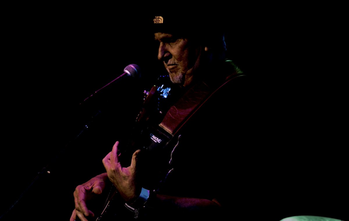 jazzisdeadco's tweet image. Parabens Maestro Alex Malheiros!

A true groove master whose timeless sound and spirit have inspired generations. Your heart, creativity, and sweet soul shine through everything you do - in the studio, on the stage, and beyond. 

#AlexMalheiros #Azymuth #legendarybassist