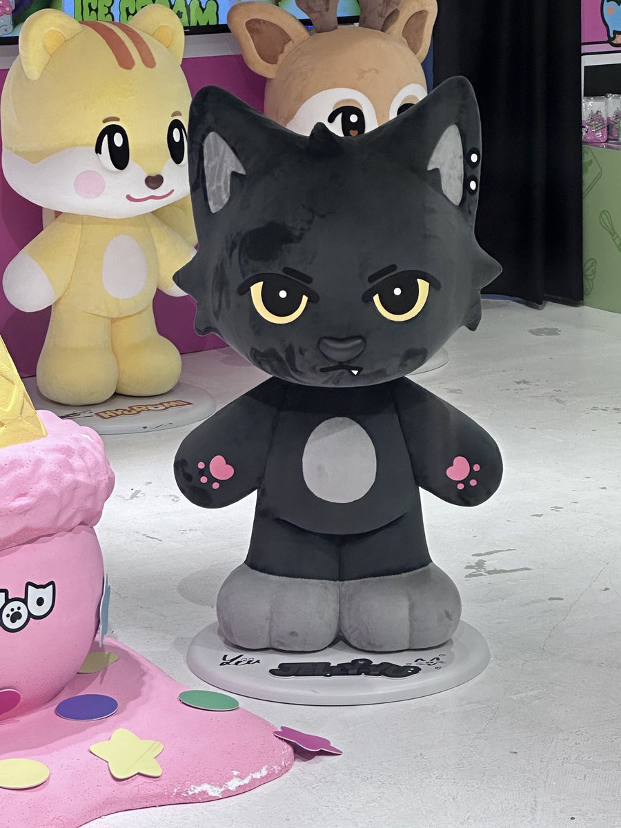 かわいいサインいっぱいになってる💖 #NEXZ #NEXZOO #1st_SCOOP