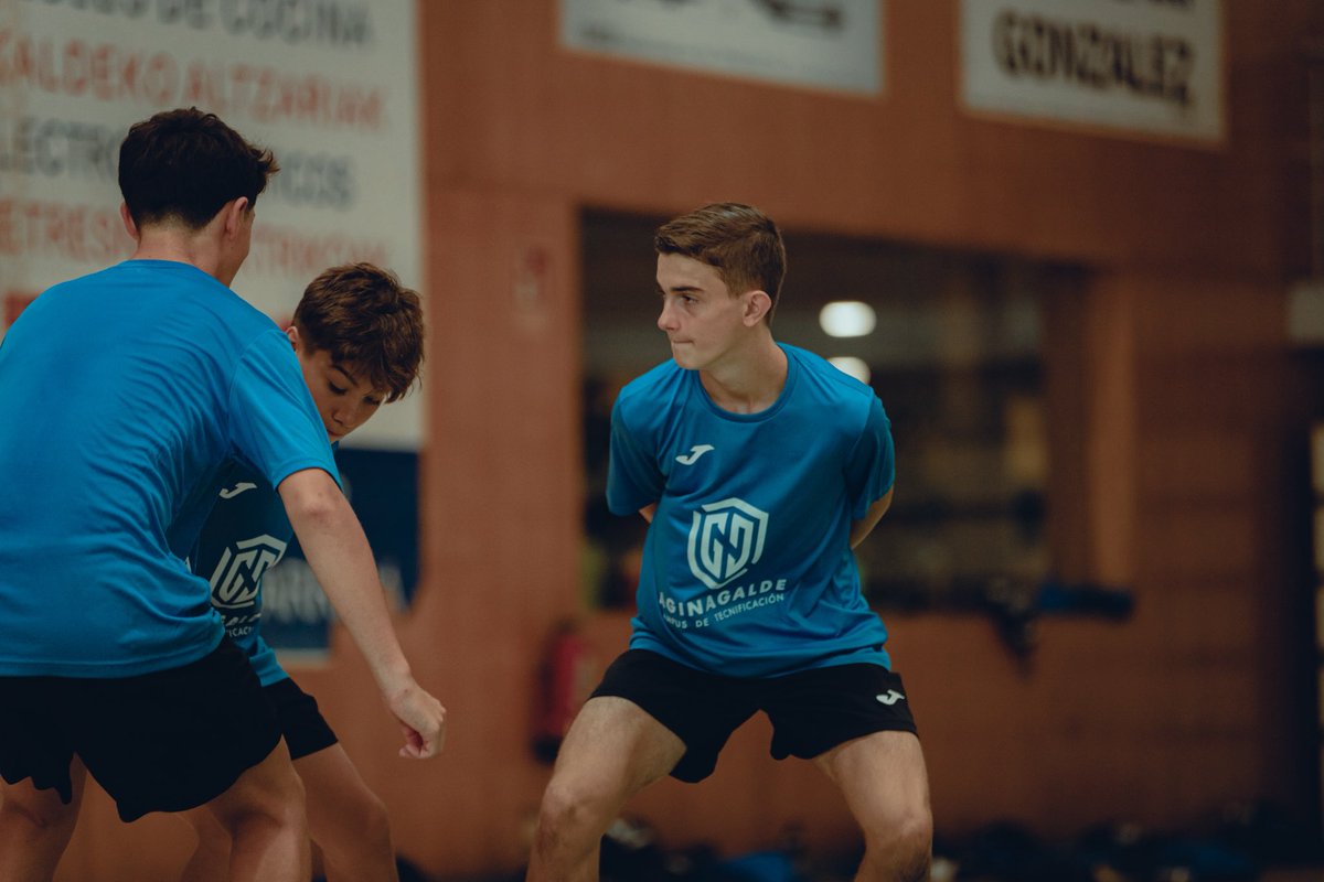 CAginagalde's tweet image. 👏 ¡Llegamos al ecuador del VII Campus de Tecnificación Aginagalde!

🤩 ¡La energía sigue a tope y aprendiendo con el mejor equipo profesional y humano!

📲 facebook.com/share/p/1As6Jx…