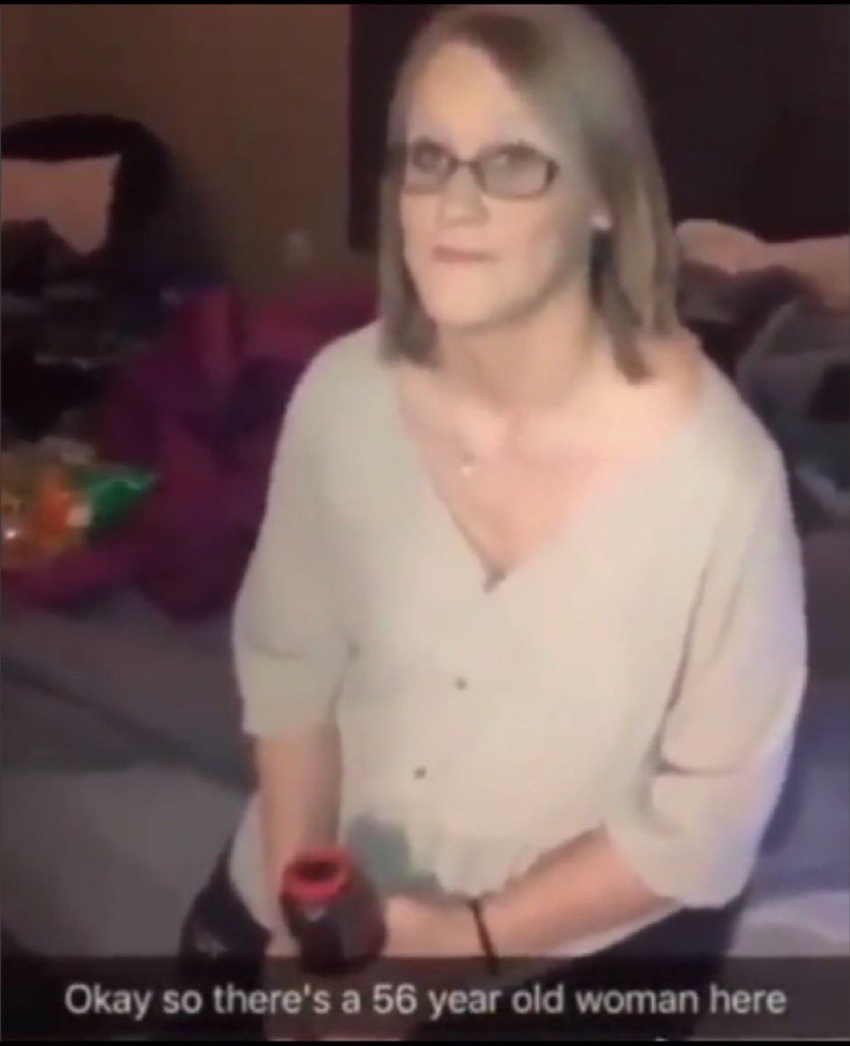 estoy recursando una materia con un montón de ingresantes que actúan como si siguieran en el secundario y no me puedo ni quejar acá porque la burra soy yo