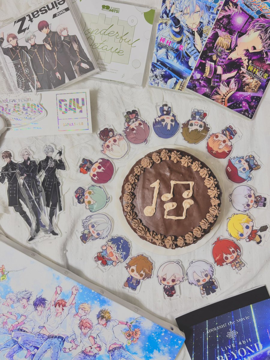 tan_tan_nu's tweet photo. アイナナ10周年おめでとう🌈

一緒に10周年をお祝いできて心から幸せです。これからもずっと応援していきます。
アイドリッシュセブンいつもありがとう！
大好き！！
 #アイナナ10周年 https://t.co/q31MUNkEJv