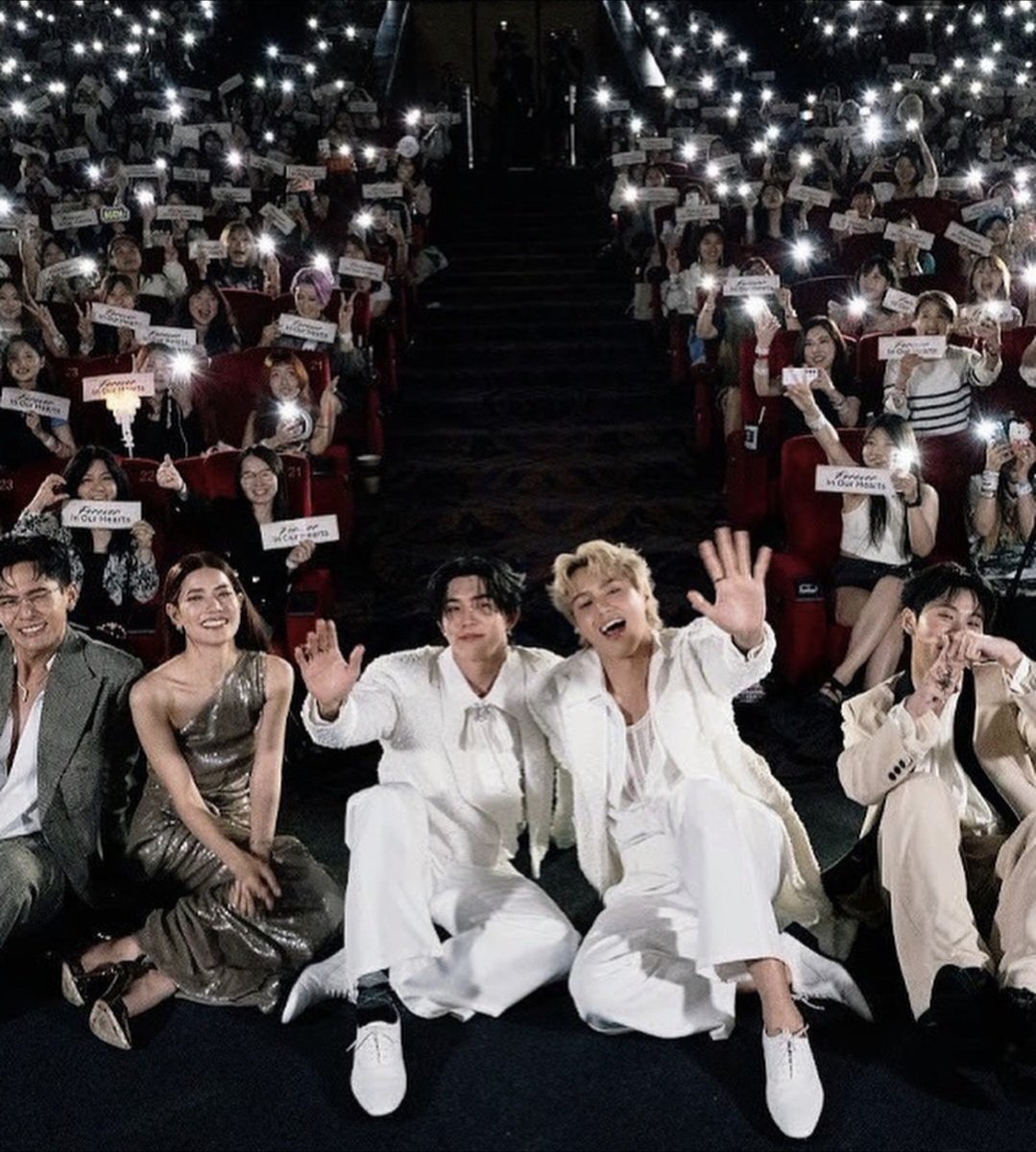 vmnoneko's tweet photo. Remember this? 
Once upon a time, you were proud of us but now we are a name not to be mentioned.
Auralis is the love that grew from Smart & Boom, and the love that grew in us.
You can’t delete what lives in people’s hearts.

@HeadlinerTH
@WeTVThailand
@WeTVOfficial
@Tailai_ENT
@GrandIvoryRec
@TencentGlobal

ARTIST IS NOT UR PUPPET
#HLNStopGaslighting
#HLNRespectAuralis