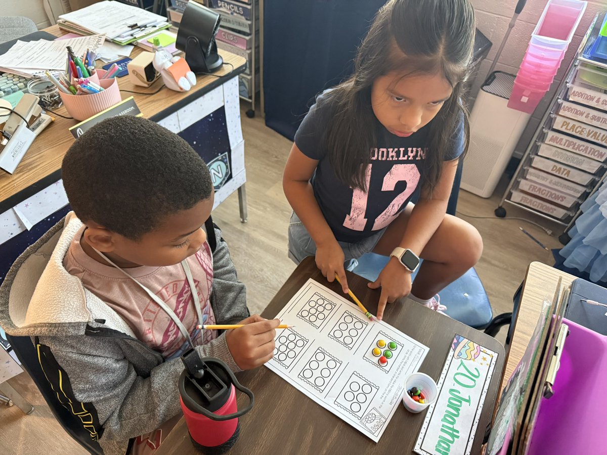 MrsJohnsonMST's tweet photo. It turns out that math is way more fun when you can use M&amp;M’s as tools.
@MSTMAGNET @lauren_bolack @IamBranum #RISDDreamBig https://t.co/Pl9hssVPxD