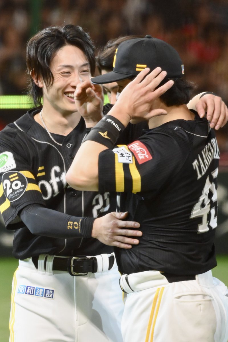 kumikichii's tweet image. 挨拶後、ゴンゾーに絡むうきょ

2025.8.17
#周東佑京 選手
#谷川原健太 選手