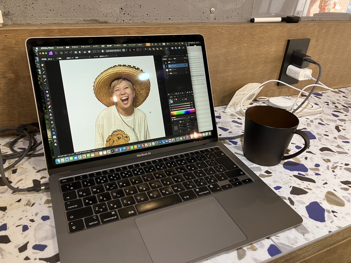sunachov's tweet photo. いとこ見つけた✨真面目に仕事してまーす✏️
#THREECAPITALS
〒158-0081 東京都世田谷区深沢5-2-9-103
https://t.co/YwNZ61eGLg
#世田谷区 #深沢の隠れ家 #等々力
#ノマドの窓 #はんだすなお #麦笑女子は誰 https://t.co/HCrQ7J6MG6