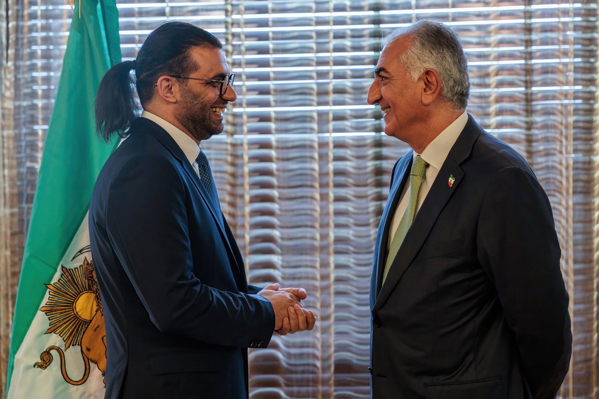 حقیقتش را بخواهید، بدون شاهزاده #رضا_پهلوی امیدی به آینده بهتر وجود ندارد؛ که اگر بود در این ۴۷ سال پیدایش می‌کردید. قدر این گوهر گرانمایه را بدانید. 

#همکاری_ملی