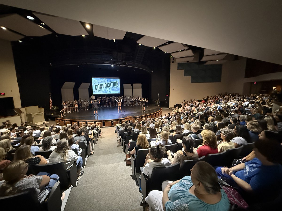 WSSchools's tweet photo. What an incredible start to the day at Convocation! 🎉 The Haven Marching Band kicked things off with a phenomenal performance! Nothing like school spirit to get us ready for an amazing year ahead! Welcome all new and returning WSSD Staff! #ProudToBeWSSD #OneHaven https://t.co/2aA0sY12sr
