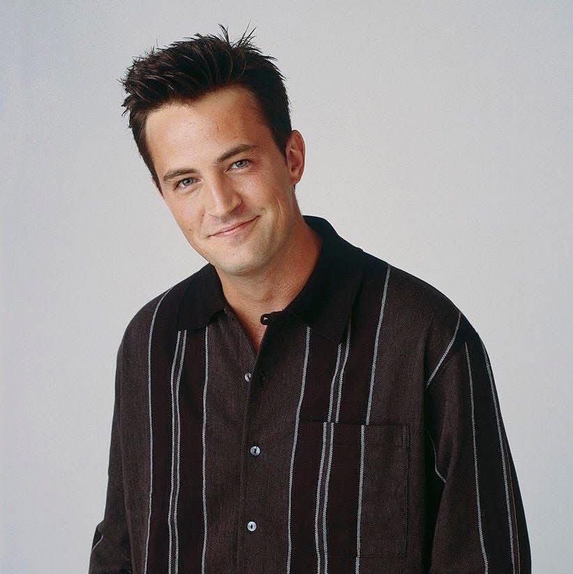__jwrites's tweet image. Remembering #MatthewPerry on what would’ve been his 56th birthday. 

Thank you for the laughter, the comfort, and for being the one who could not BE any more unforgettable. 

Our Chandler Muriel Bing 🤍🕊️