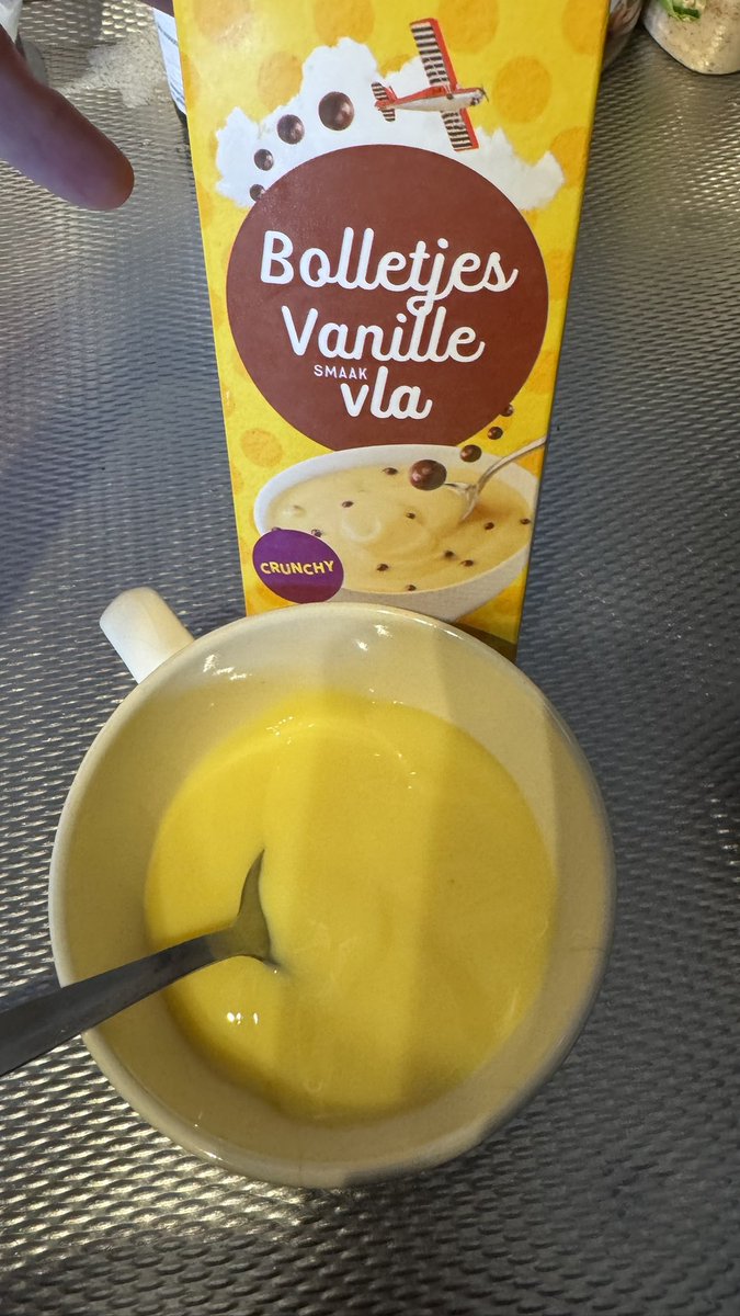 Hey <a href="/MelkunieNL/">Melkunie</a>  is het recept voor de bolletjes vla veranderd?
Of hebben de bolletjes vakantie, want in dit pak zit niks
