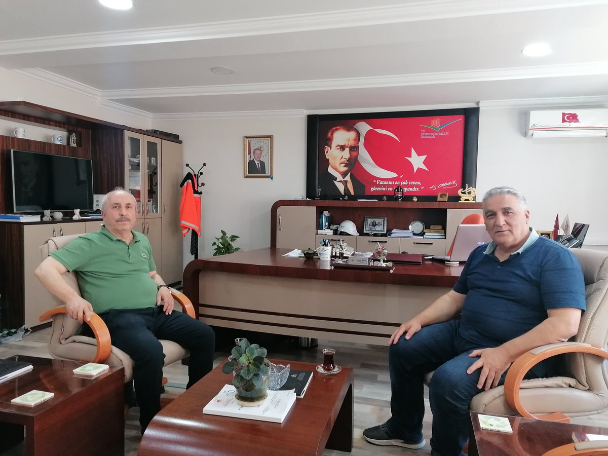 Opr. Dr Bayram Çelik, önceki dönem Amasya Belediye Başkanımız, şu an Amasya Devlet Hastanesi Hekimi. Bizleri ziyaretleri ve hoş sohbetleri için teşekkür ediyorum.