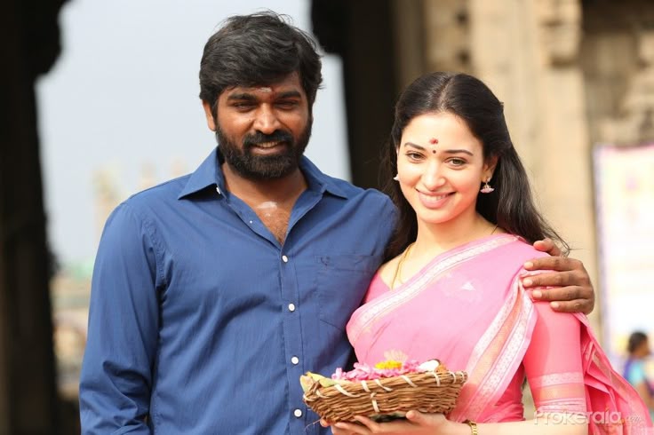 muttapuppss's tweet photo. I used to think when love finds me, it should be like Dharma and Subha. So I specifically wanted my wedding dress to be in this combination. That's how much personal Dharmadurai and Entha Pakkam is 💙🩷
Forever and ever and ever grateful. https://t.co/FdIKG8zf43