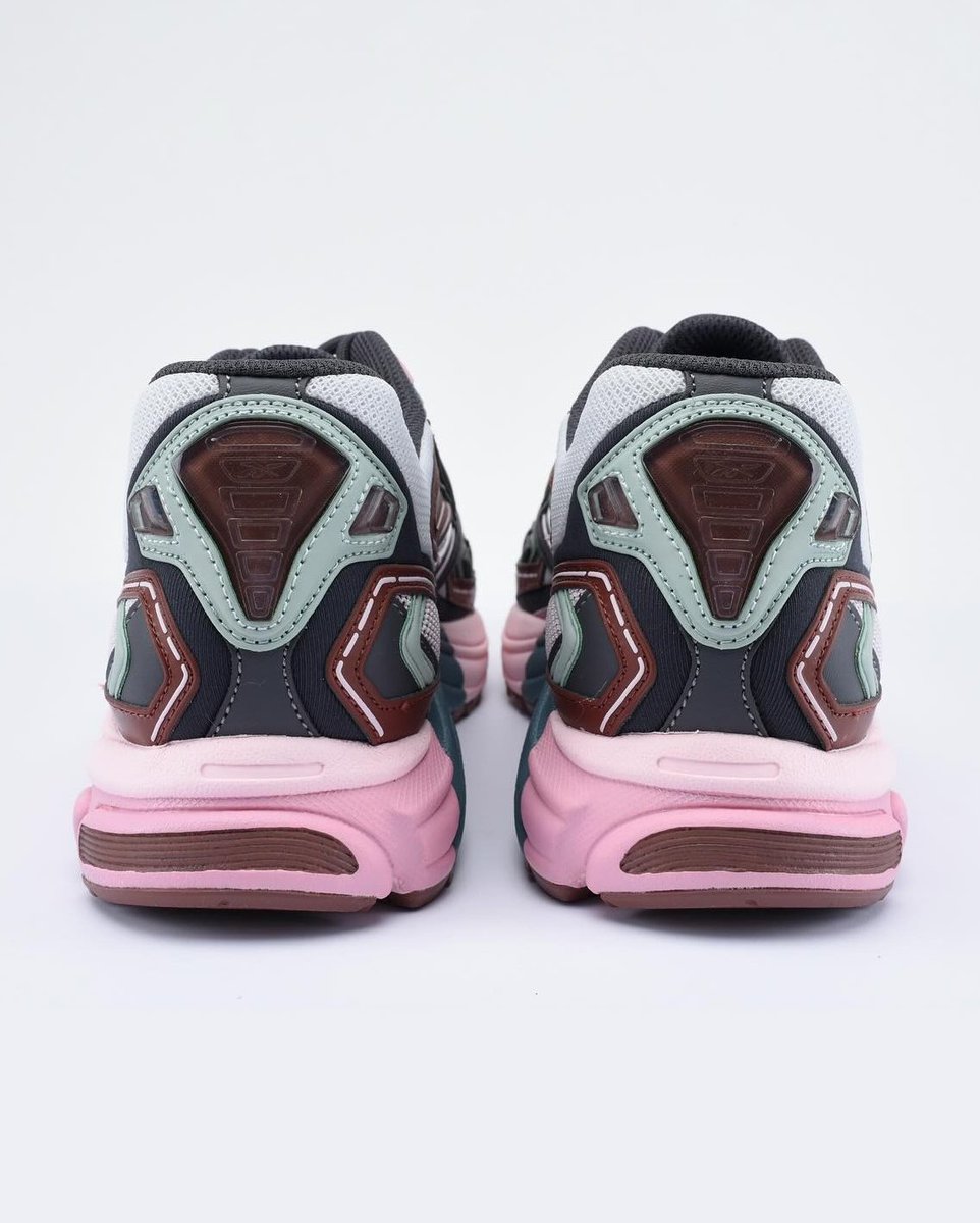 ModernNotoriety's tweet photo. Reebok Premier Road Ultra "Hyper" SS26 https://t.co/C1jxmnW8rj
