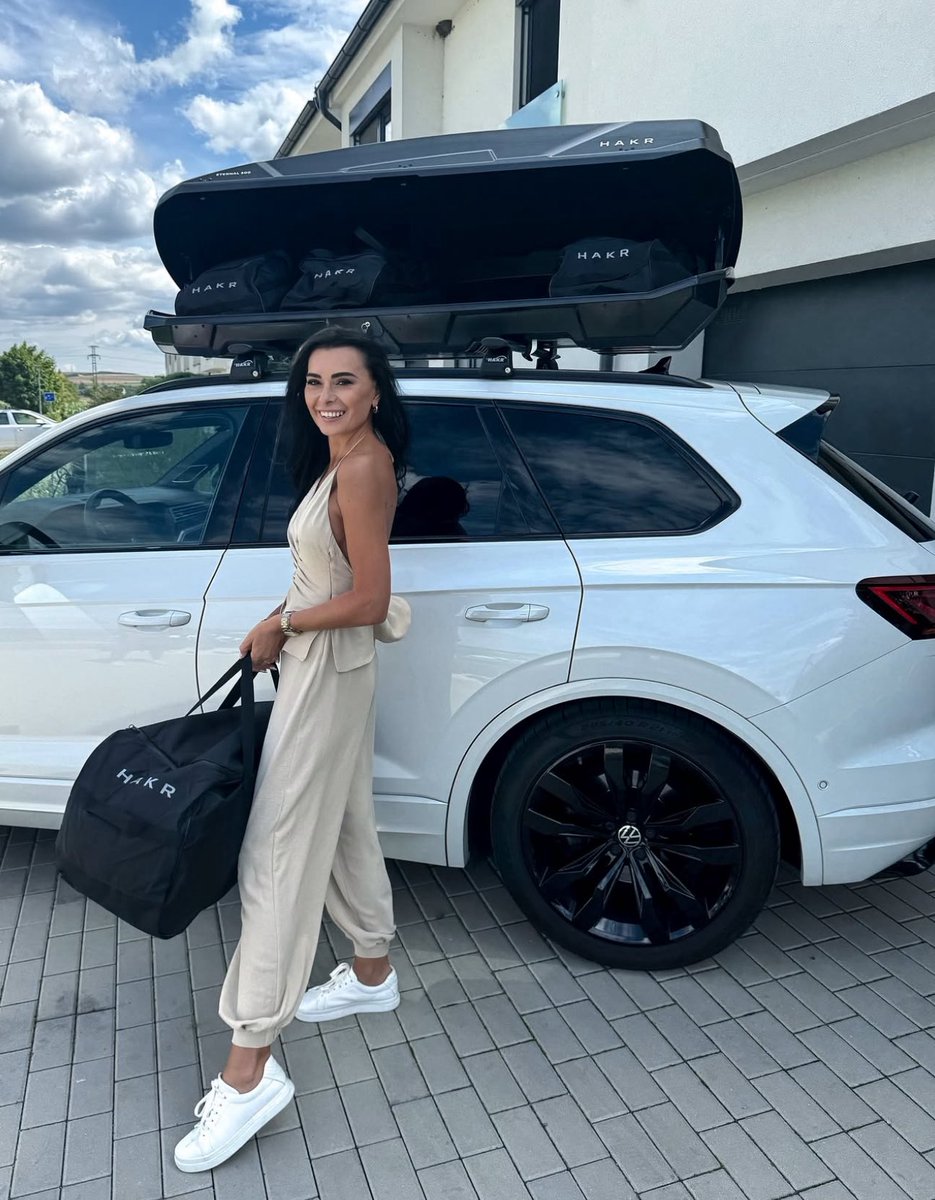 Sarah Hickey tweet media