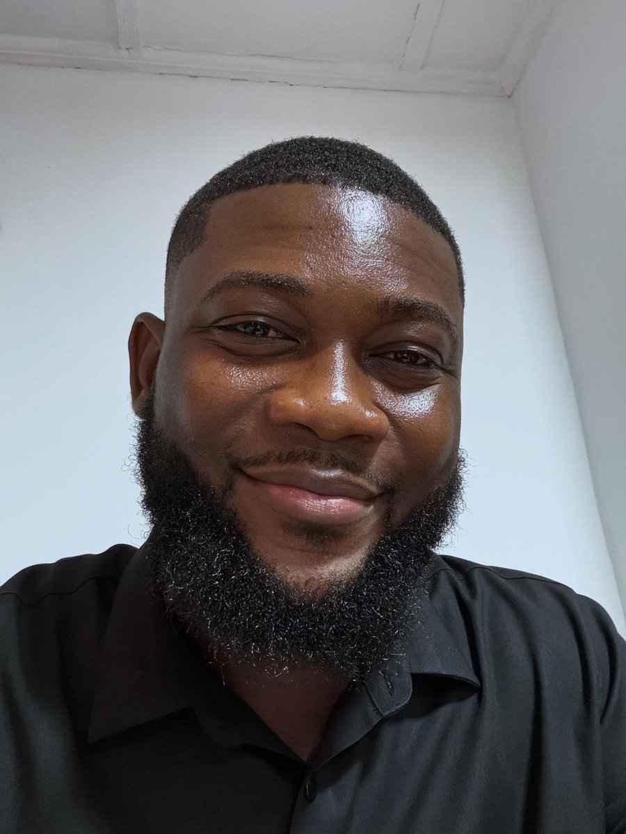 _iam_tab's tweet image. Keep the book cover clean! That’s the first thing people will judge you by.