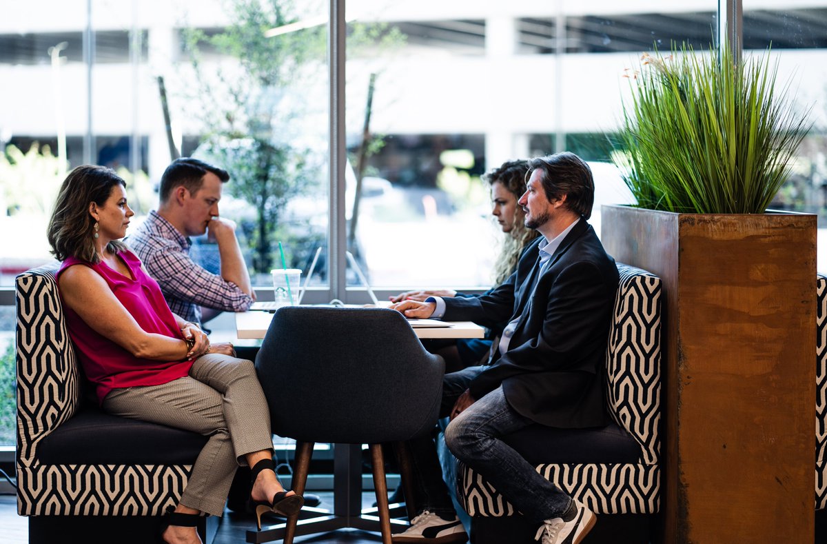 Strong coffee. Steady Wi-Fi. Zero distractions. At Workuity Biltmore, our meeting rooms are designed for professionals who need space to focus, create, and lead their workday on their own terms.

#coworkinglife #startuplife #RemoteWork #chandleraz #coworkingcommunity