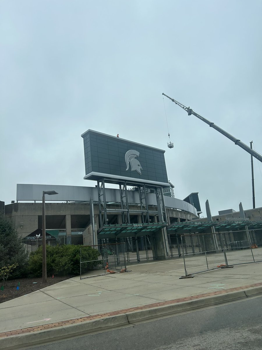 Imagine the burner tweet possibilities being the guy up there
