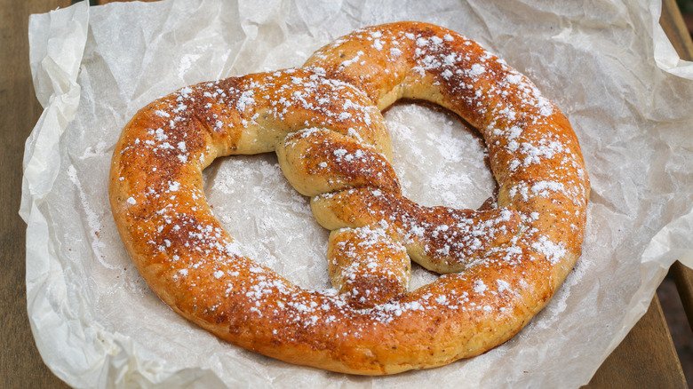 BitecodeReviews's tweet photo. Costcos food pretzel.8.5/10 Simple, comforting, and hard to beat for what you pay; classic food court treat.#pretzel #Costco #food #yum https://t.co/vzS88Z38My