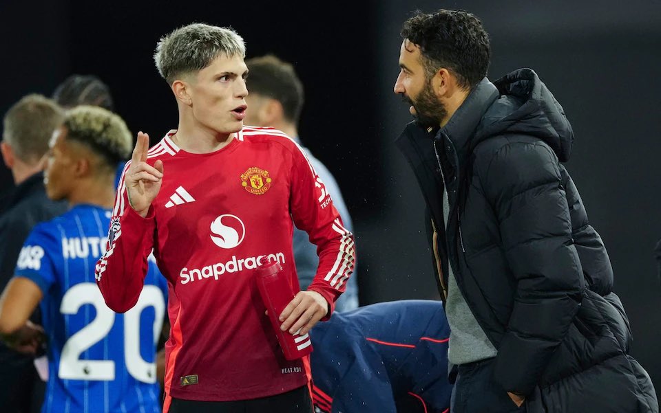 🚨🎖️|  Garnacho turned down an approach from Bayern in the last 48 hours. Chelsea are advancing in club-to-club talks. Excellent relationship between United Omar Berrada and the Chelsea hierarchy. #MUFC [<a href="/FabrizioRomano/">Fabrizio Romano</a>]