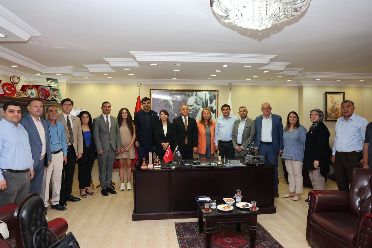 İl Başkanımız Onur Yüksel Bozdağ ve Merkez İlçe Bşk H. Yücel Kızık; PM Üyemiz ve Ankara Mv Semra Dinçer, Kırşehir Mv Metin İlhan, Ankara Mv Deniz Demir, YDK Bşk Yrd Ayça Akpek Şenay ve YDK Üyemiz Hümeyra Akkuş Sandıkcı ile birlikte Belediye Başkanımız Ahmet Önal'ı ziyaret etti.
