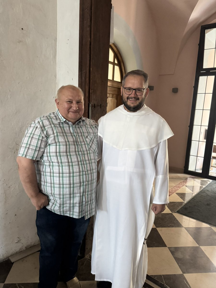 nebheprura64's tweet image. At today&apos;s mass I met the rector, Father Justin. We haven&apos;t seen each other for a year, but it&apos;s like yesterday we parted #faith #mass #rector #monk #pauline #friend