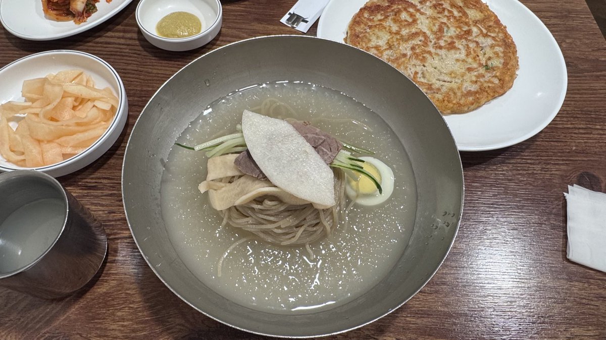 상하야 평냉 다시 먹어보자 (일단 저는 모르겟네요,,)
<a href="/cloxchxchy/">치치</a>