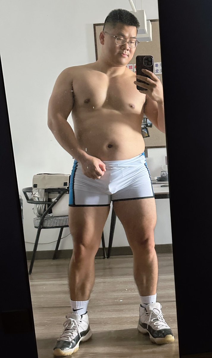 爱打篮球的boy tweet media