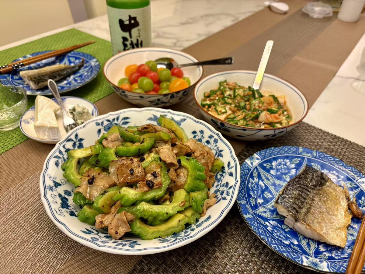 uchinookan15's tweet photo. 【おかんの夜ごはん】
日本人はまだ知らない。ゴーヤと���ウチが合うことを！！！(納豆キムチは絶対美味しい）

#ごはん #ご飯 #晩ごはん #晩御飯 #料理 #レシピ #献立 #料理記録 #自炊 #自炊記録 #今日の夕ご飯 #おかん #おかんのご飯 #うちのおかん #お母さん #お母さんのご飯 #母の手料理 https://t.co/6tgkZNPr2F