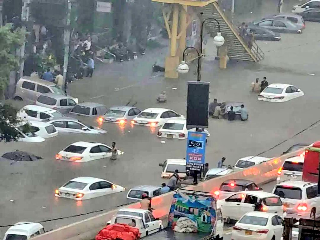 i_mAfridi's tweet photo. One Word For Sindh Government .? 💔 https://t.co/0ZkgARRwcj